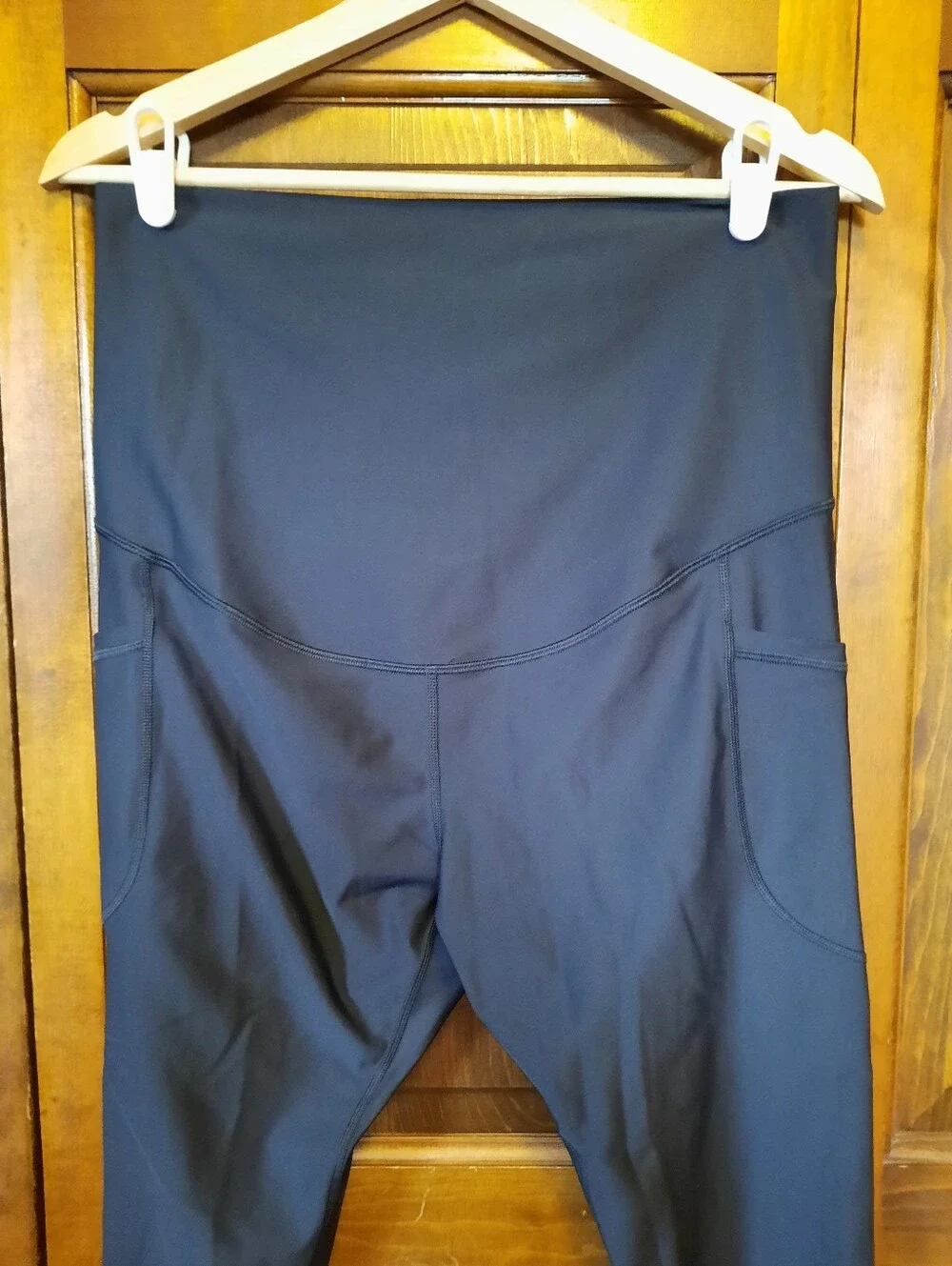 Old Navy Maternity Powersoft Extra High-Rise Active Black Leggings Size Large